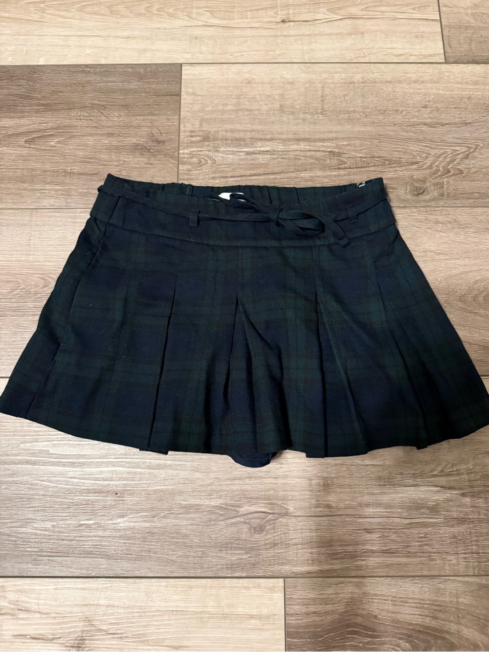 Hollister Navy & Dark Green Plaid Pleated Skort